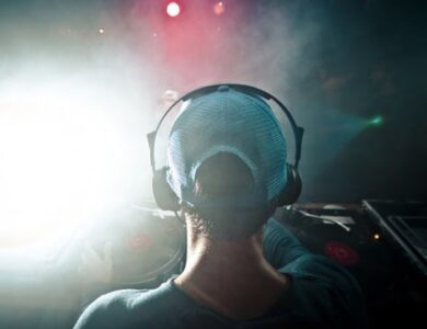 dj-690986_640-475x400-1